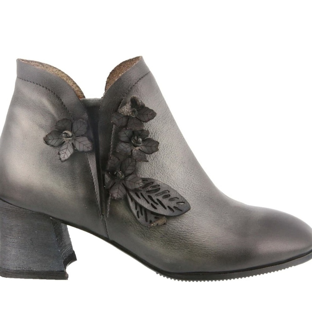 L'Artiste Shoes
